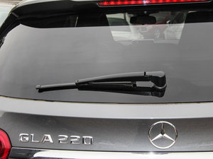 2015GLA 220 4MATIC r ^