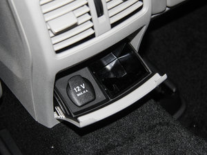 2015GLA 220 4MATIC r g