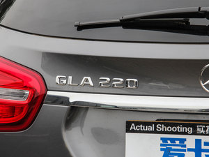 2015GLA 220 4MATIC r ^