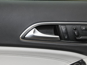 2015GLA 220 4MATIC r g