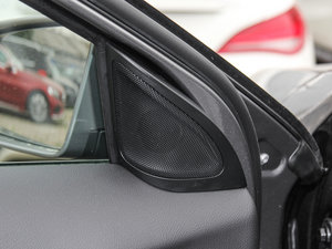 2015GLA 220 4MATIC r g