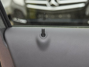 2015GLA 220 4MATIC r g