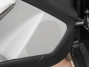 2015GLA 220 4MATIC r g