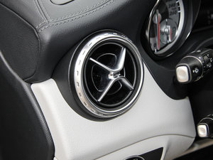 2015GLA 220 4MATIC r g