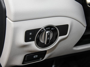 2015GLA 220 4MATIC r g