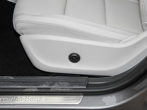 2015GLA 220 4MATIC r g