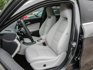 2015GLA 220 4MATIC r {