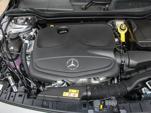 2015GLA 220 4MATIC r 