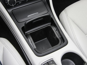 2015GLA 220 4MATIC r g