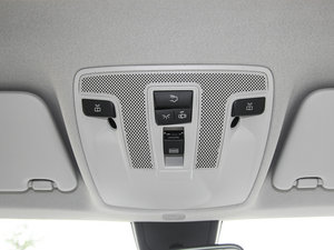 2015GLA 220 4MATIC r g