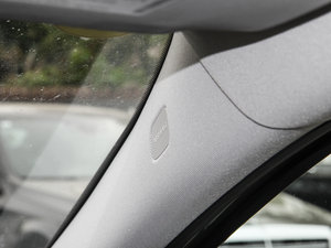 2015GLA 220 4MATIC r g