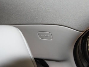 2015GLA 220 4MATIC r g