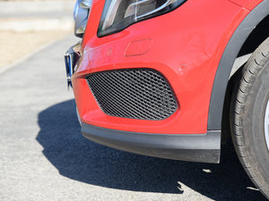 2015GLA 260 4MATIC \ ^