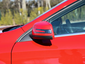 2015GLA 260 4MATIC \ ^