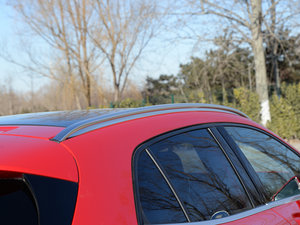 2015GLA 260 4MATIC \ ^