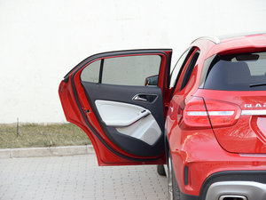 2015款GLA 260 4MATIC 运动型 左后车门