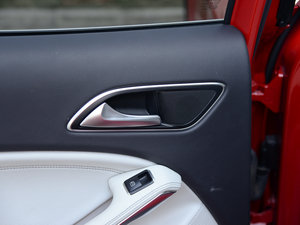 2015GLA 260 4MATIC \ g