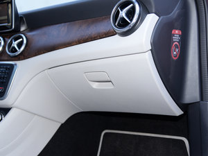 2015GLA 260 4MATIC \ g