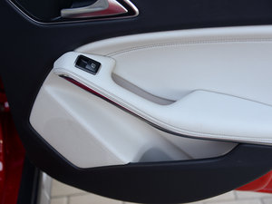 2015GLA 260 4MATIC \ g