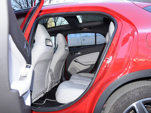 2015款GLA 260 4MATIC 运动型 后排空间