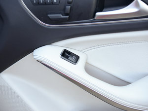 2015GLA 260 4MATIC \ п؅^