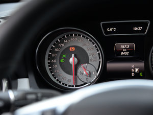 2015GLA 260 4MATIC \ п؅^