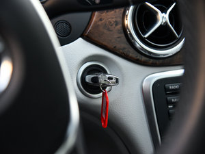 2015GLA 260 4MATIC \ п؅^