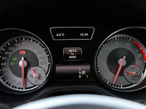 2015GLA 260 4MATIC \ п؅^