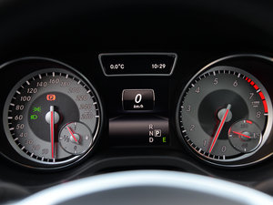 2015GLA 260 4MATIC \ п؅^