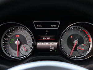 2015GLA 260 4MATIC \ п؅^