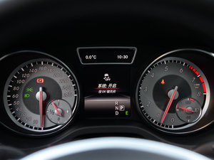 2015GLA 260 4MATIC \ п؅^