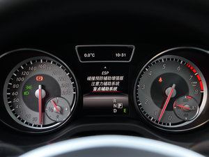 2015GLA 260 4MATIC \ п؅^