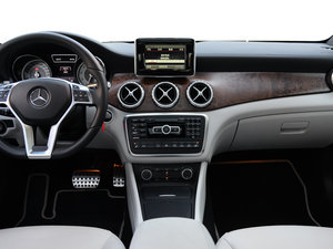 2015款GLA 260 4MATIC 运动型 中控台