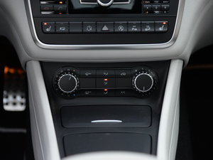 2015款GLA 260 4MATIC 运动型 空调调节