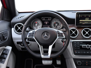 2015款GLA 260 4MATIC 运动型 方向盘