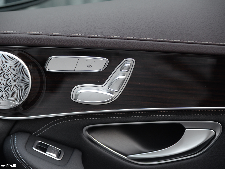 2016��YGLC GLC 260 4MATIC���A��