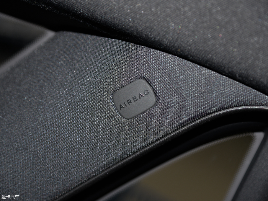 2016��YGLC GLC 260 4MATIC���A��