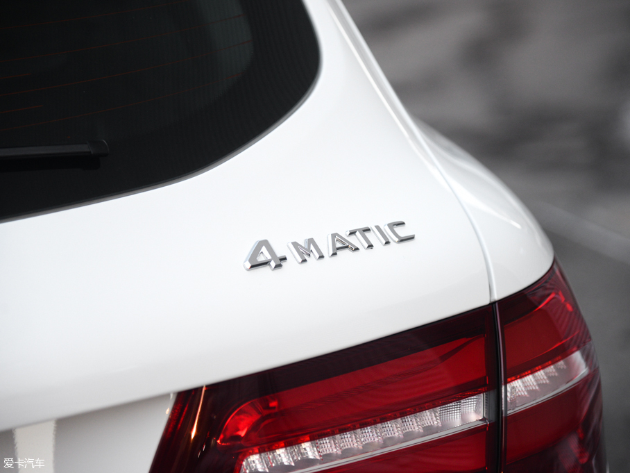 2016��YGLC GLC 260 4MATIC���A��