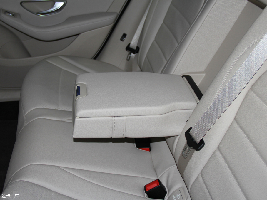 2016��YGLC GLC 260 4MATIC���A��