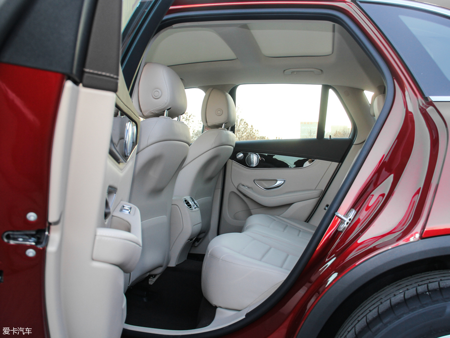 2016��YGLC GLC 260 4MATIC���A��