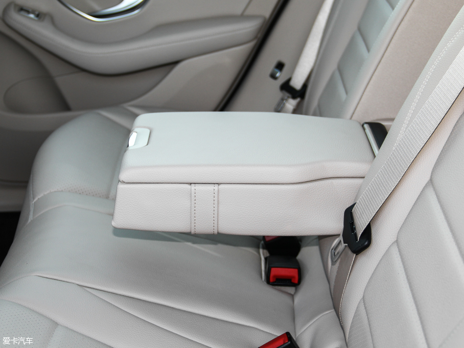 2016��YGLC GLC 260 4MATIC���A��