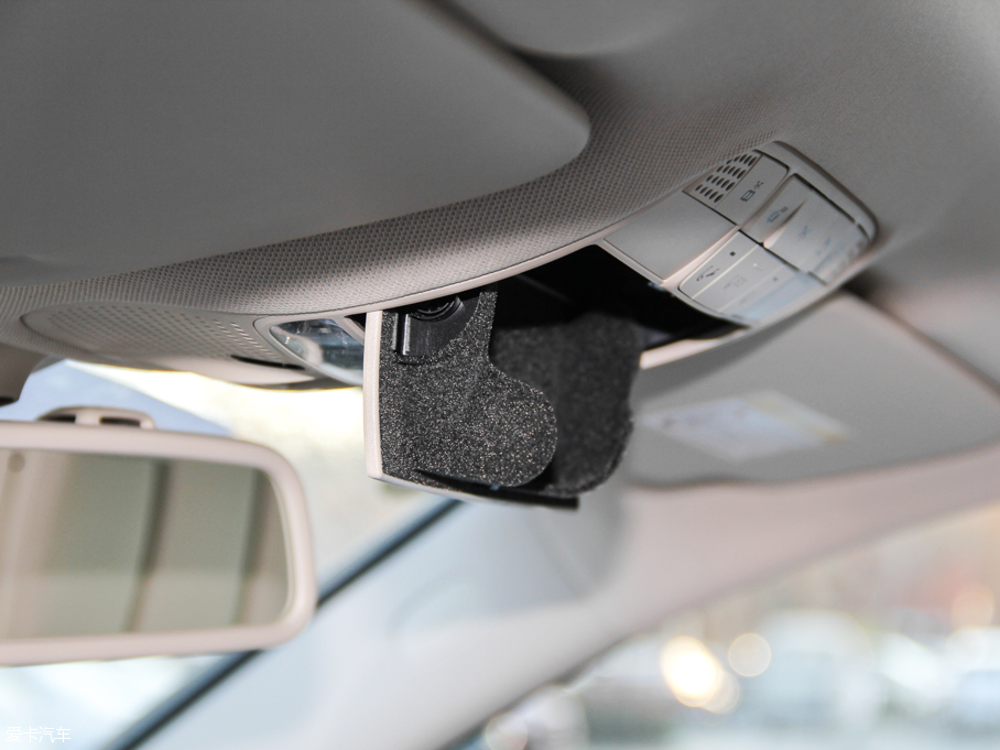 2016��YGLC GLC 260 4MATIC���A��