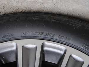 2016款GLC 200 4MATIC 轮胎尺寸