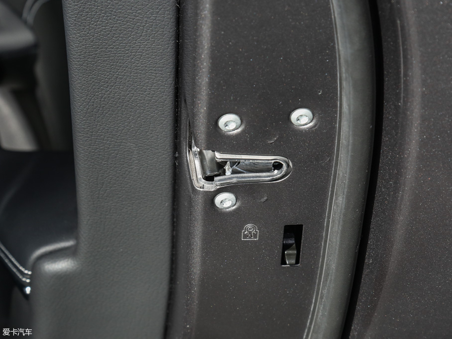 2016YGLA GLA 200 Ӹ