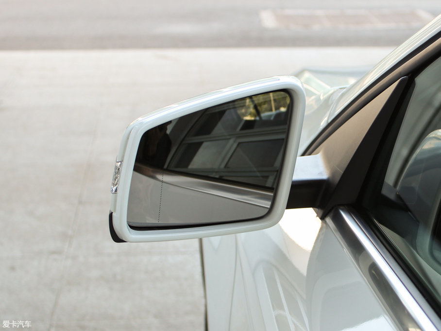 2016YGLA GLA 200 r