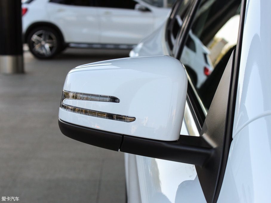 2016YGLA GLA 200 r