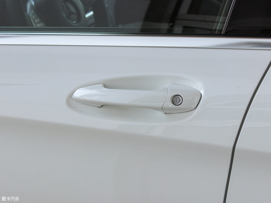 2016YGLA GLA 200 r