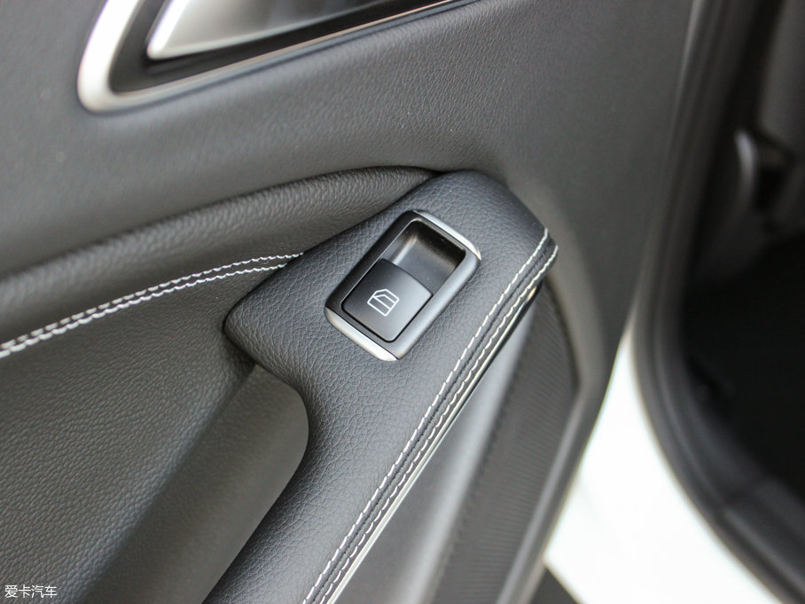 2016YGLA GLA 200 r