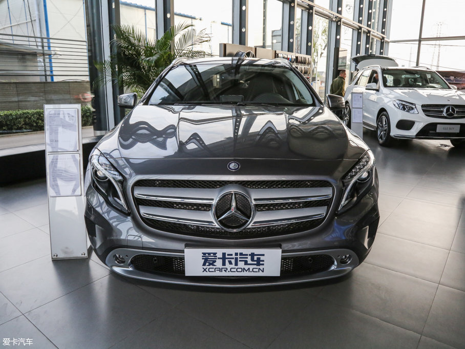 2016YGLA GLA 220 4MATIC A