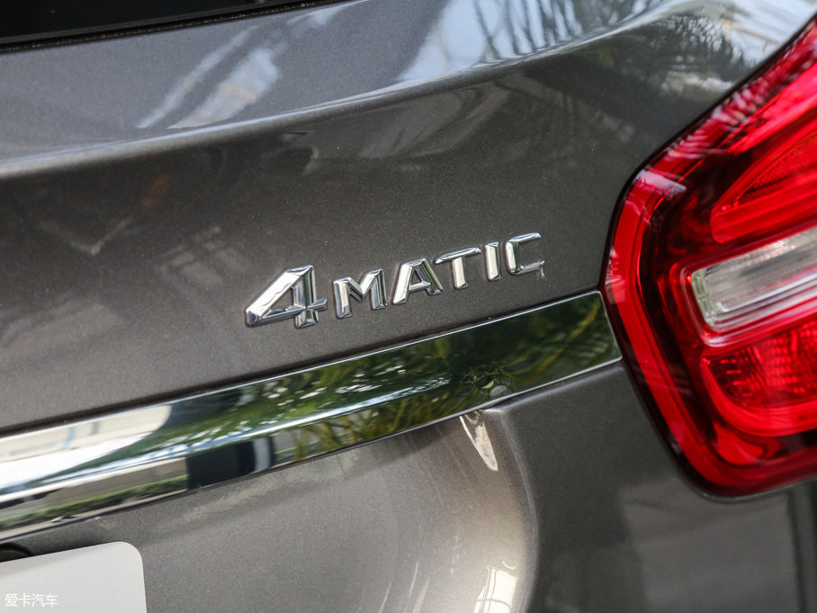 2016YGLA GLA 220 4MATIC A